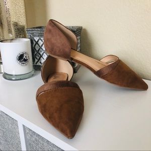 Journee Collection Pointed Flats